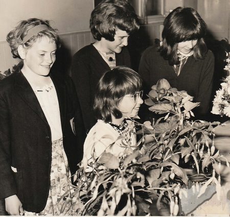children at flower show